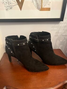 Sam & Libby Black Studded Pointed-Toe Ankle Booties